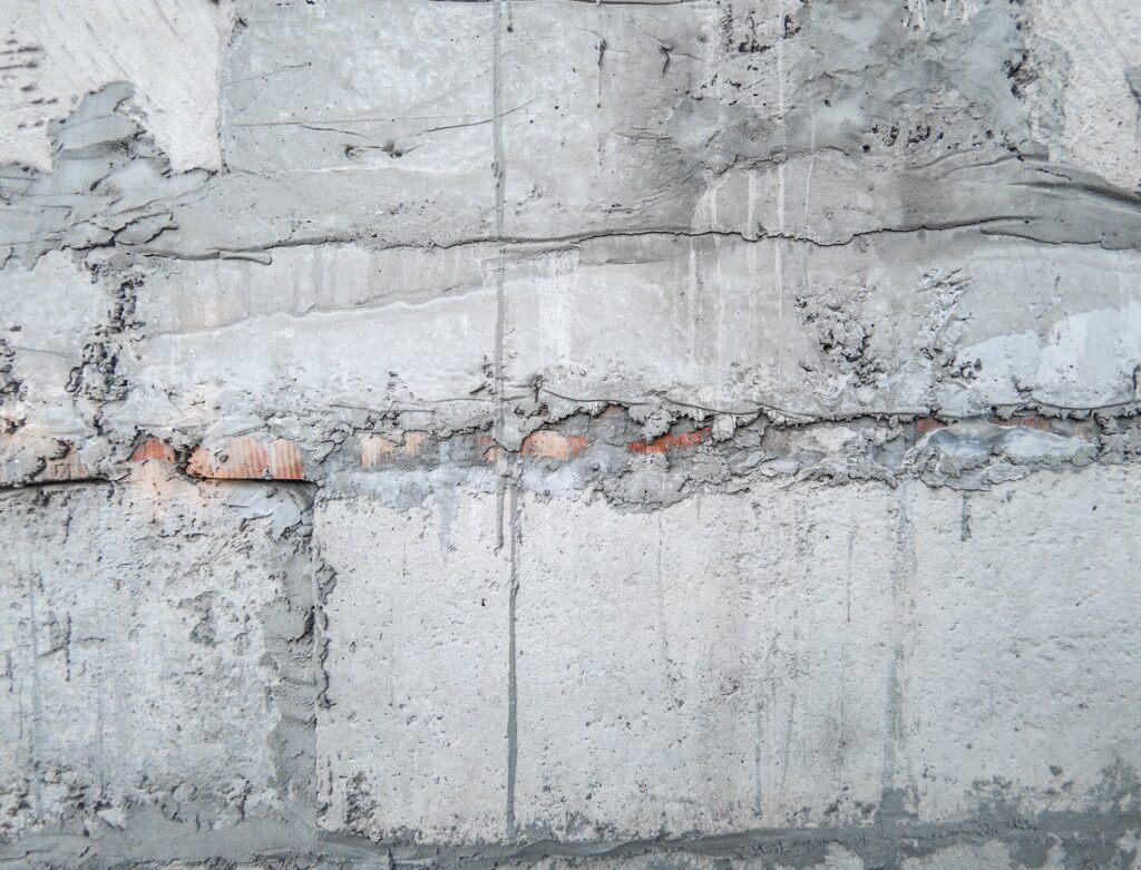 pexels-yehor-andrukhovych-4131625 fissure sur le mur d'une maison